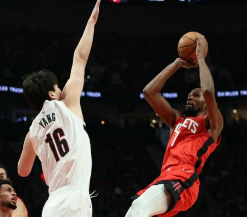 艾顿称双向,超级巨星,自信分析大,立博体育官网,立博体育直播,体育赛事直播,足球直播